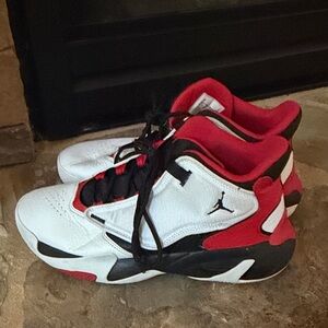 Air Jordan Men ( size 9) White, Red & Black High-Top Basketball Sneakers